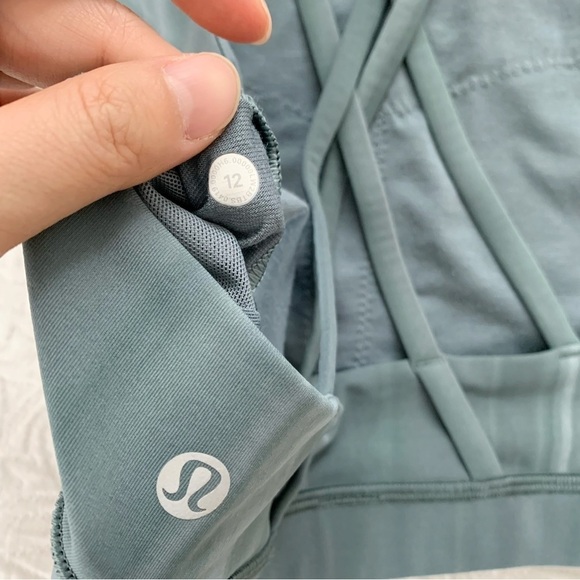 Lululemon Energy Bra *High Neck, Linear Spray Dye White Deep Ocean - Picture 5 of 7